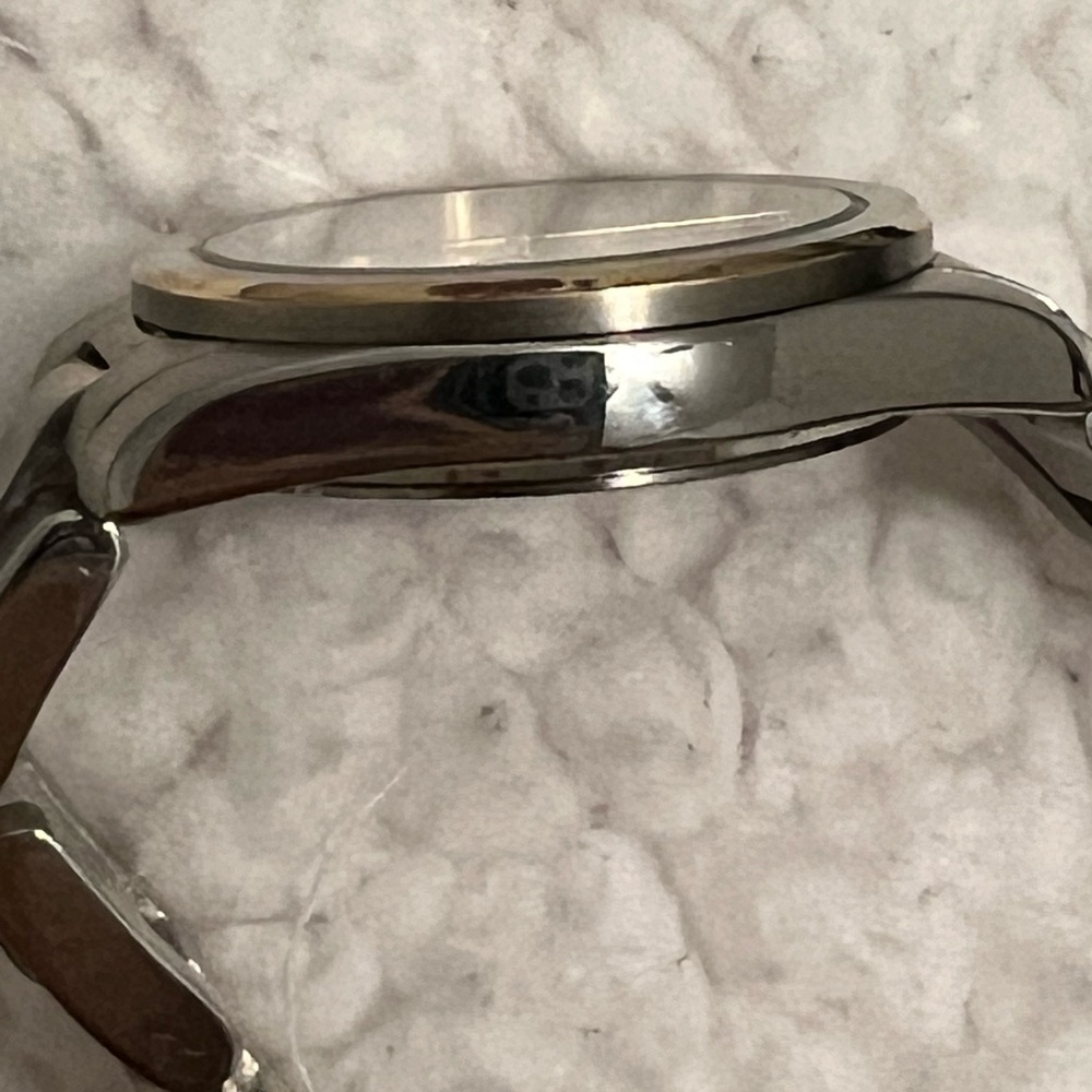 NWT Authentic Vintage Kenneth Cole 2-Tone Stainless Steel Watch w/Gold Accents - Picture 11 of 12
